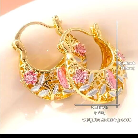 Elegant Gold and Pink Floral Hoop Earrings NEW - Picture 5 of 5